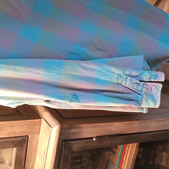 Button down blouse - Picture 3 of 3